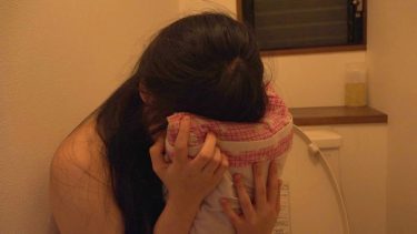 みひなのデビュー前からのセフレによる監督映像 こんな悶絶した彼女はかつて見たことない！全身性感帯7穴アナルSEX